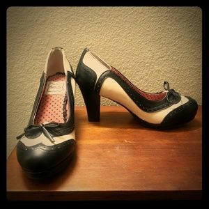 Bettie Page Vintage Inspired Oxford Shoes